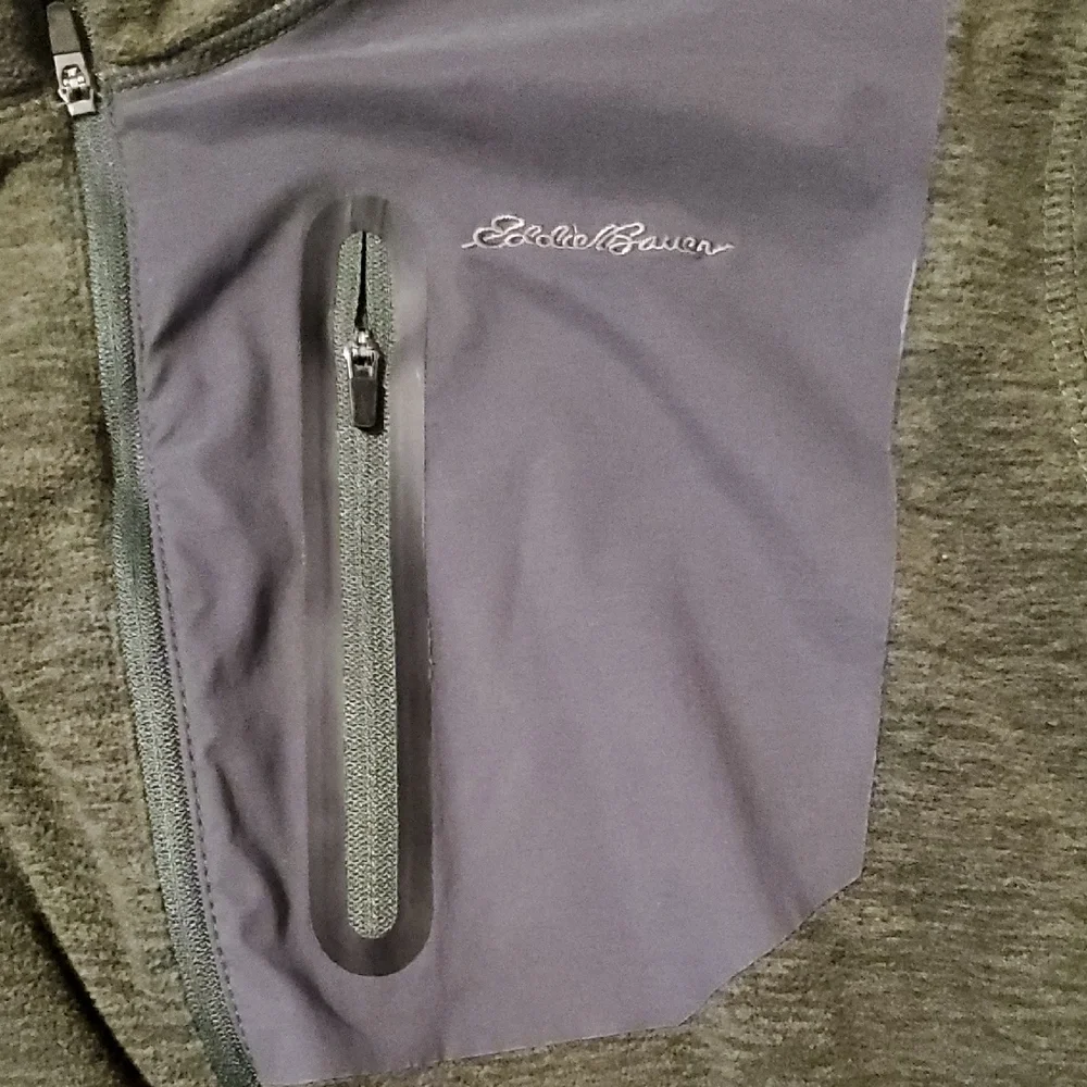 Eddie Bauer Olive Green Knit Pullover with Black Tag And Chest Pocket